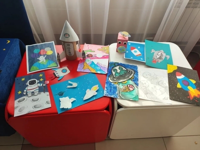 Выставка творческих работ к 65-летию первого полета человека в космос, 2 этаж, 1 корпуса