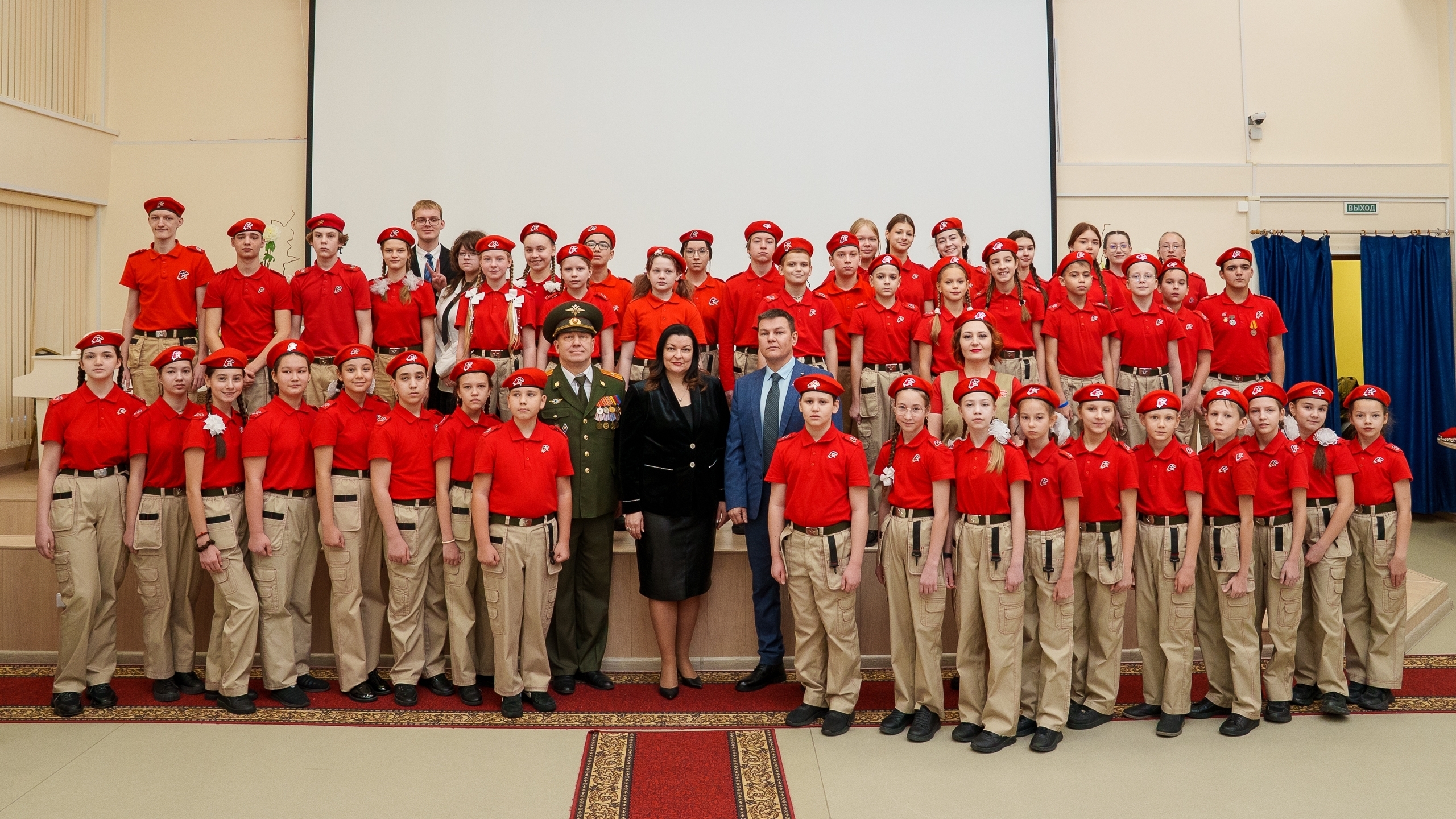  Торжественное посвящение в «Юнармию» в Сургутской технологической школе!