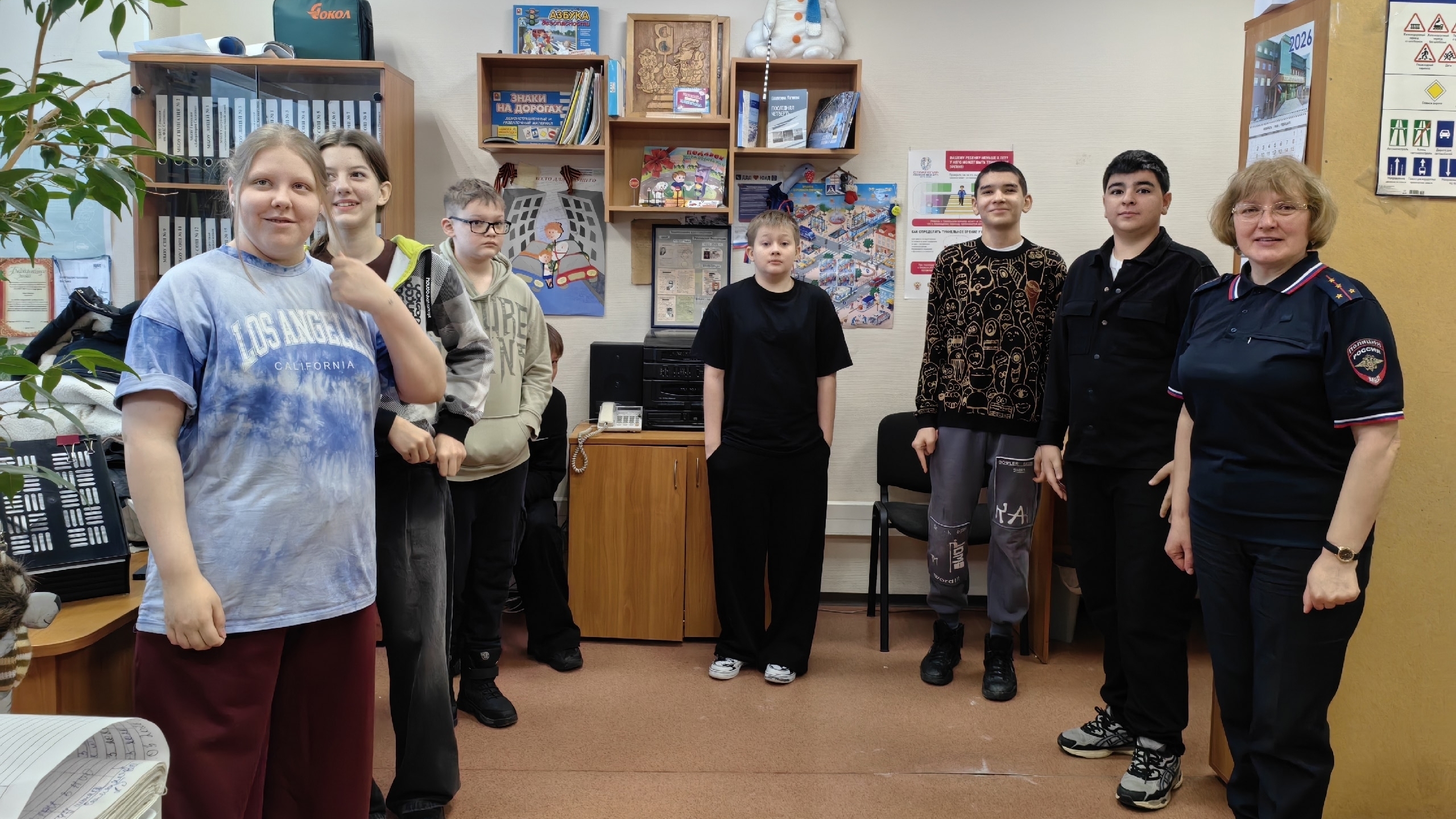 Семиклассники Сургутской технологической школы побывали в Госавтоинспекции